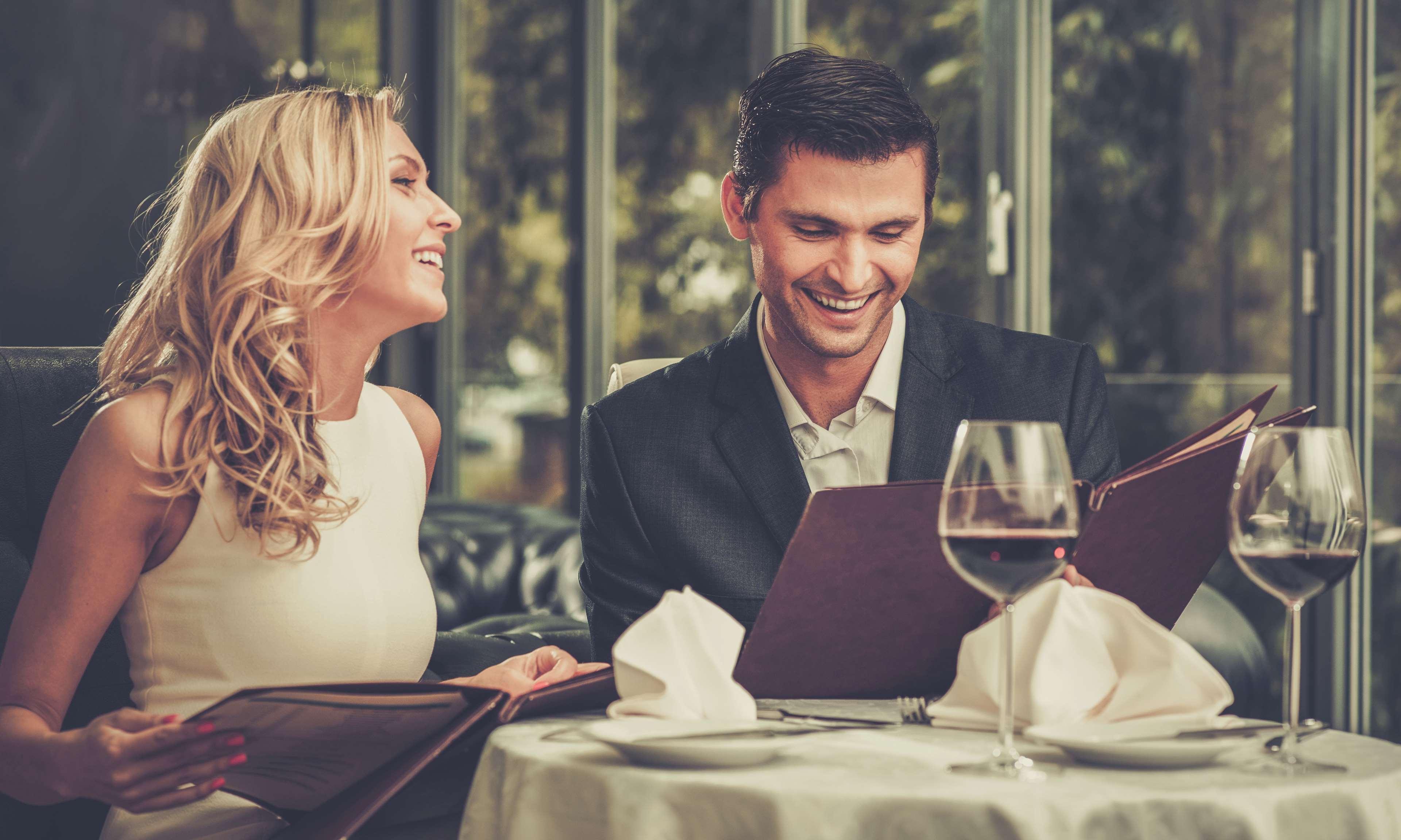 Waldorf Astoria Dubai Palm Jumeirah Exterior photo A couple dining at a restaurant