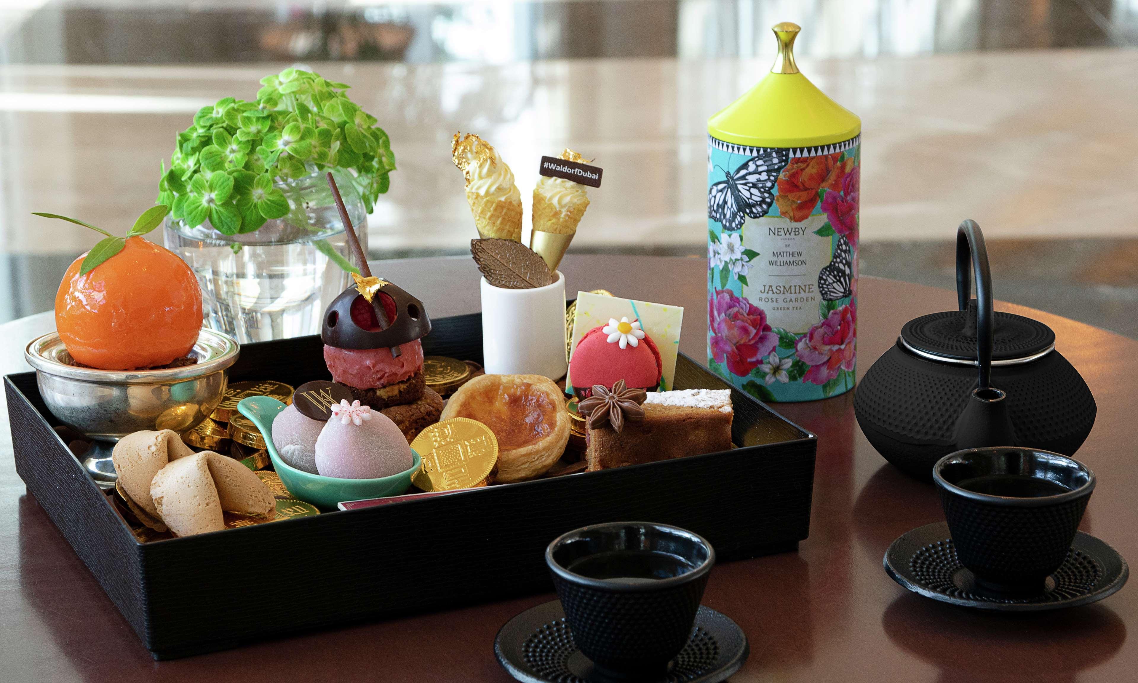 Waldorf Astoria Dubai Palm Jumeirah Exterior photo Afternoon Tea at the Mandarin Oriental, Tokyo