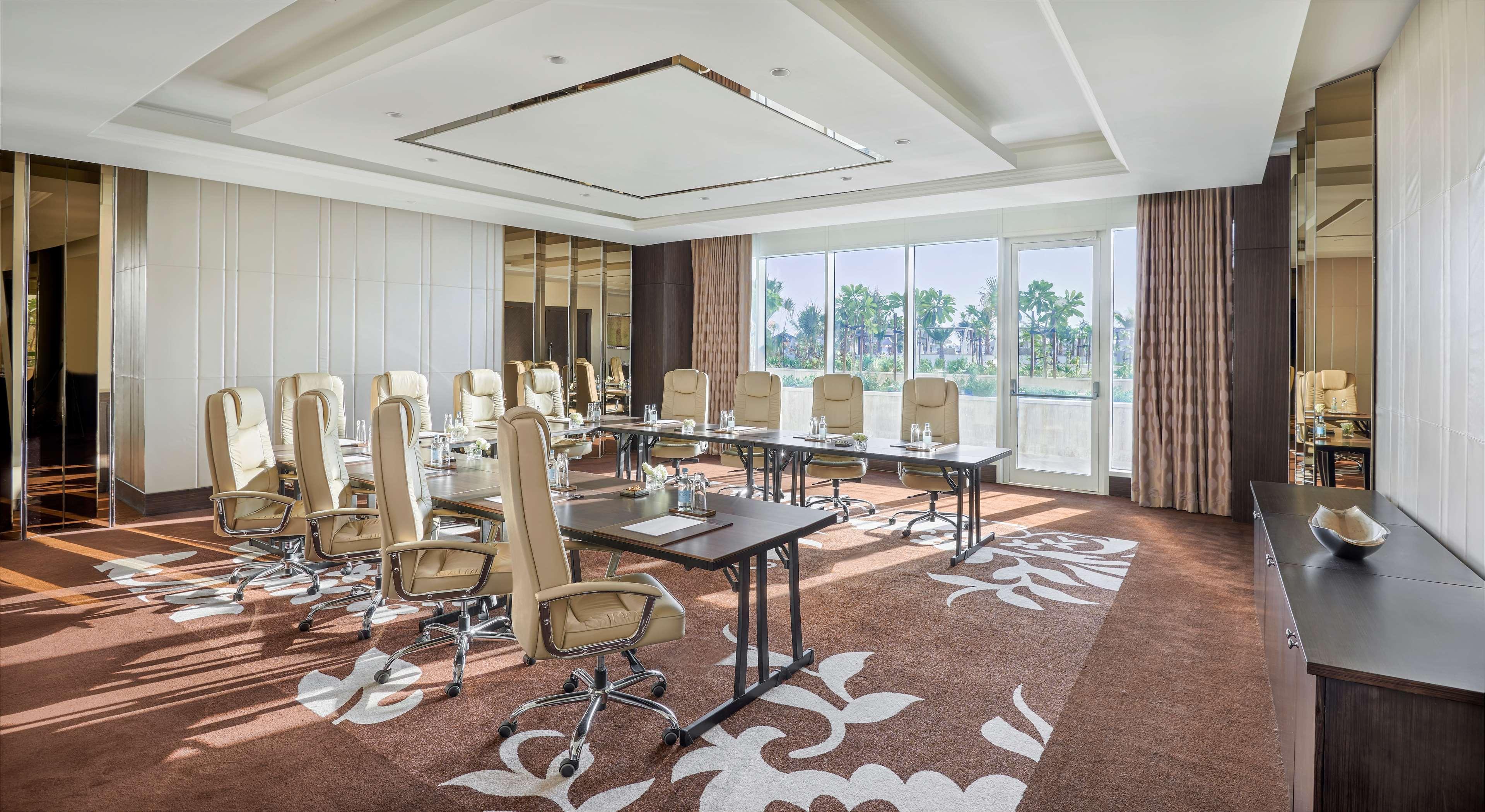 Waldorf Astoria Dubai Palm Jumeirah Exterior photo Meeting room
